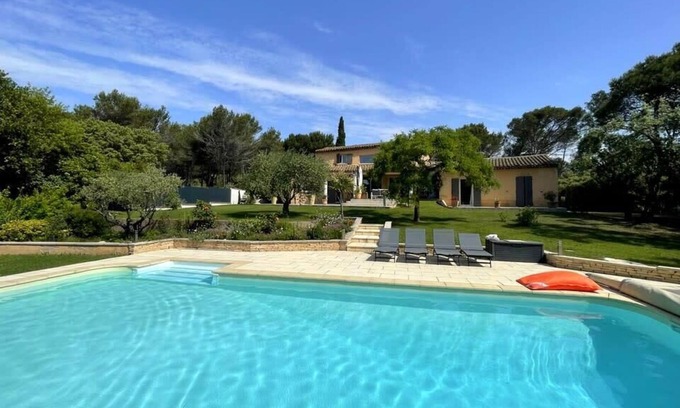 Lambesc House | Villa Les Ecureuils, between Alpilles and Luberon