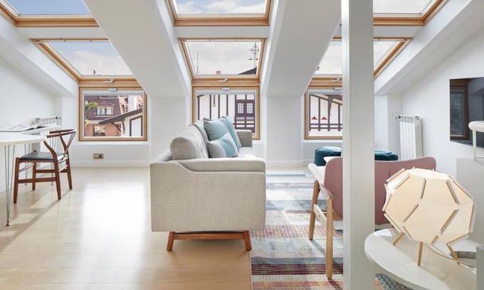 Antiguo Villa | Villa Loretopea by FeelFree Rentals