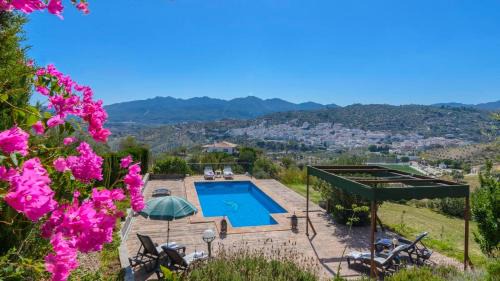 Guaro Villa | Villa Luz de Luna Guaro by Ruralidays