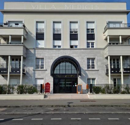 Saint-Cyr-l'Ecole Apartment | Villa Médicis Versailles Saint-Cyr-l'Ecole