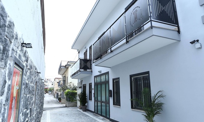 Pompei Apartment | Villa Magiola - Apollo three-room apartment 200 meters from the Pompeii excavations. Free parking
