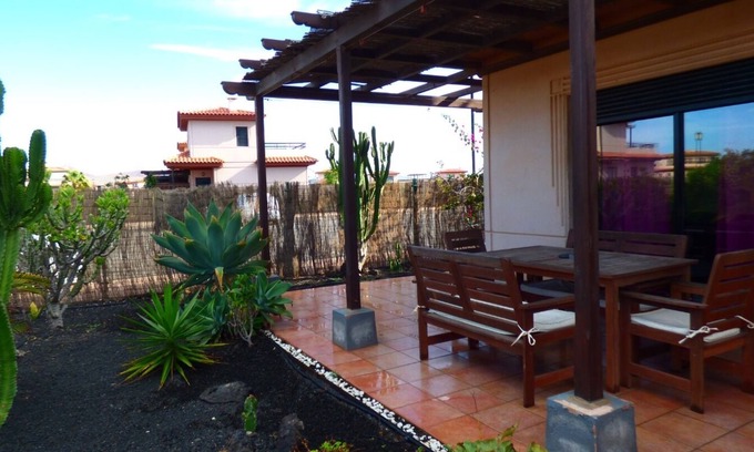 La Oliva Villa | Villa Marta offers has all the services necessary for families and couples