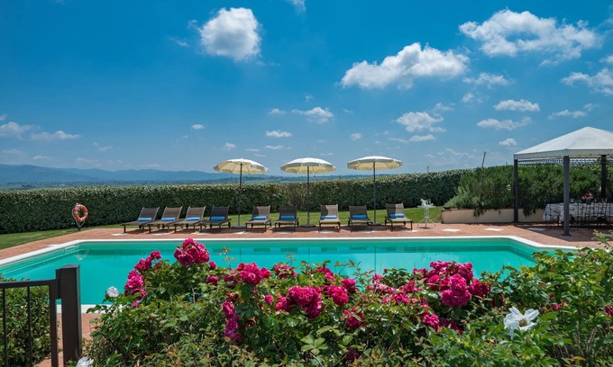 Le Piazze House | Villa Michelangelo with pool and spa