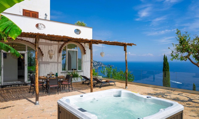 Praiano Villa | Villa Mimina - Exclusive villa with garden, Jacuzzi and sea view