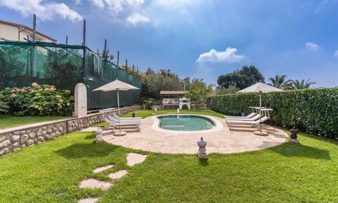 Schiazzano Villa | Villa Mimosa: Rustic Elegance, Panoramic Views & Pool