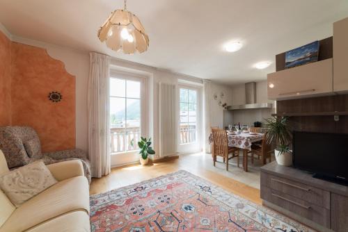 Cogolo Apartment | Villa Monari Apartment Morning Sunlight