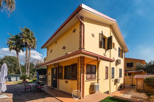 Iglesias Historic Centre House | Villa Monica - Suites