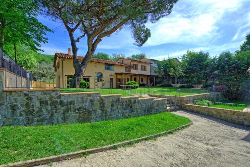 Loro Ciuffenna House | Villa Morandi by PosarelliVillas