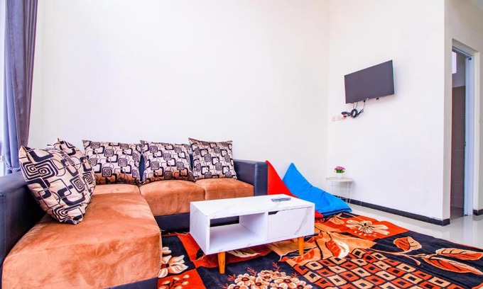 Oro Oro Ombo Villa | Villa Mulyo E4 by Sans Villa