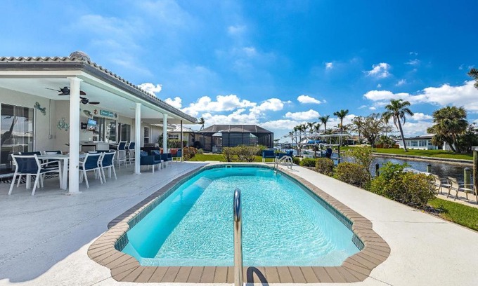 Yacht Club House | Villa Ocean Palm - Cape Coral - Roelens Vacations