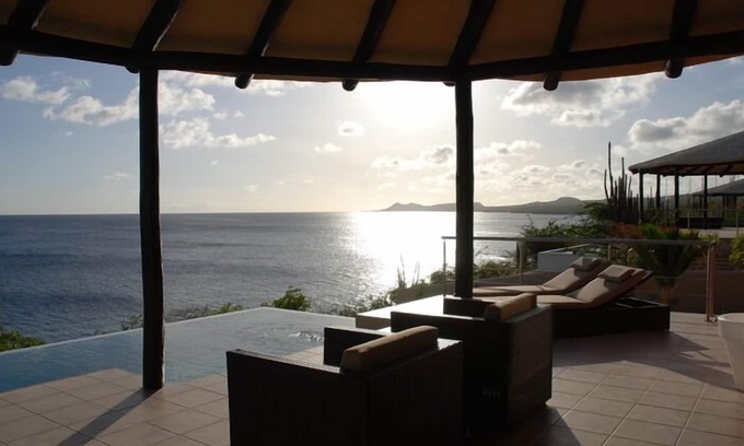 Kralendijk Villa | Villa Oceane - Ocean Front, Infinity Pool, Set up for Divers, Gated Community