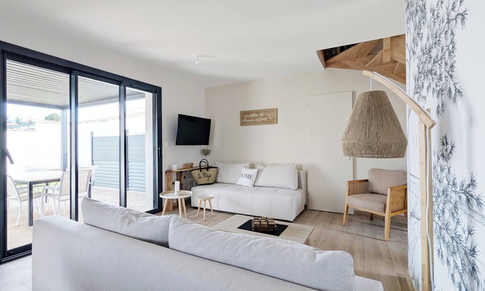 La Bree-les-Bains House | Villa ØDYSSÉA - F6 Large house + garden 200 m from beach & market