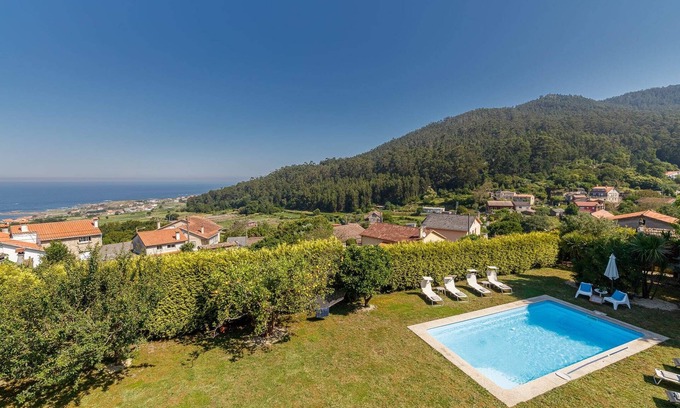 Villadesuso Villa | Villa Oia (249), sea views near Baiona