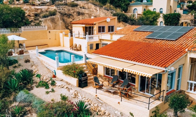 Coveta Fuma Villa | Villa Oliva with private pool and ocean view