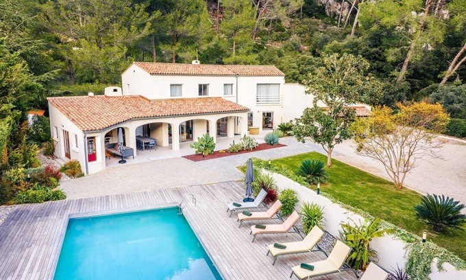 Gemenos Cabin | Villa & Padel 5*
