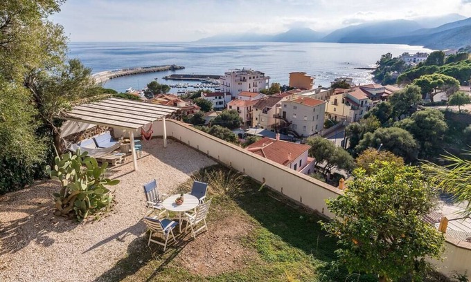 Cala Gonone Apartment | VILLA PALMA: elegant villa with enchanting view