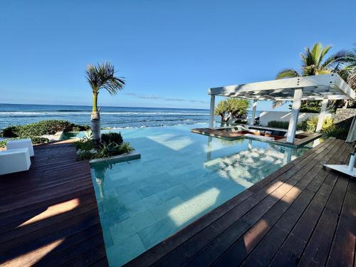 Trois-Bassins Villa | Villa Paradis Piscine et jacuzzi bord de mer