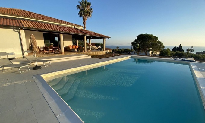 Ricadi Villa | Villa Pavone, with private pool and sea view near the beach