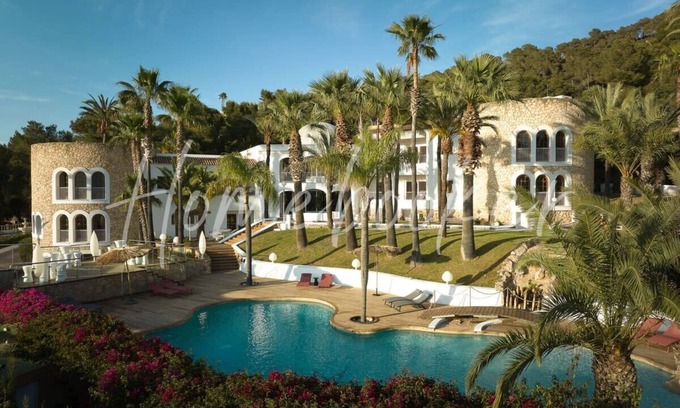 Can Besso Villa | Villa Pelicano Summar