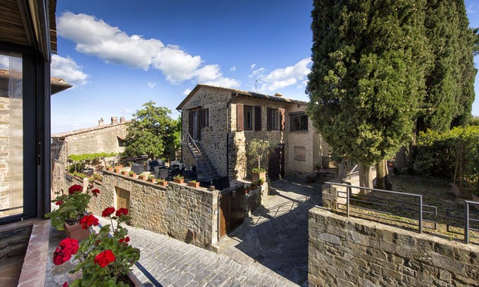 Montalcino Villa | Villa Piazza della Fortezza - Villa with Jacuzzi