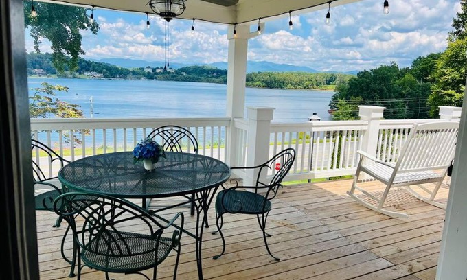 Hiawassee House | Villa Piccinni, Lake & Mtn views, sleeps 12