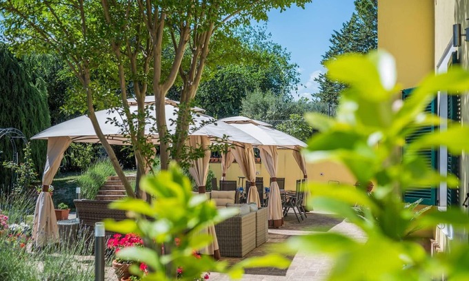 Mogliano Villa | Villa Poggio 8 - Four Bedroom Villa, Sleeps 8