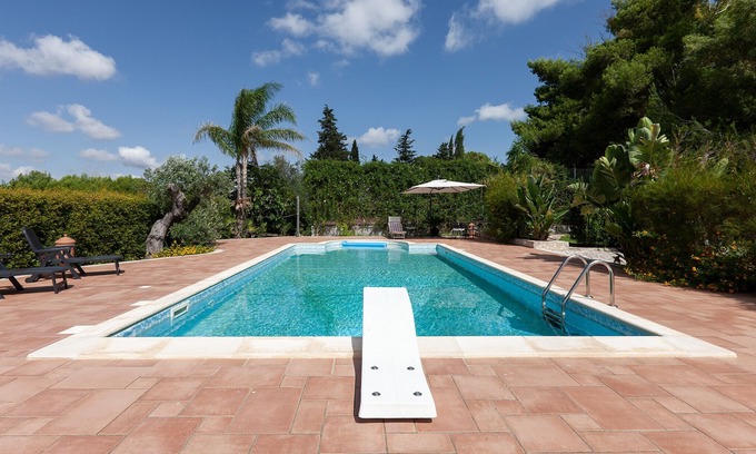 Parabita Villa | Villa pool tennis 5 bedrooms AirCon WiFi m141