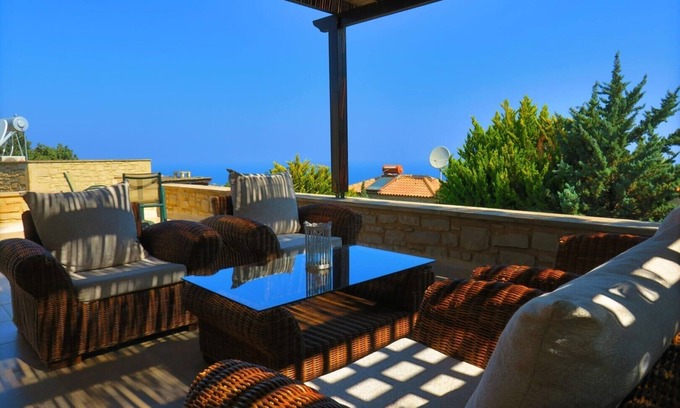 Atsipópoulon House | Villa Preveli, cozy holiday villa with pool, close to the village near the beach