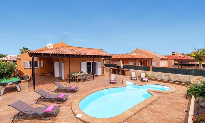 Corralejo Villa | Villa Princesa by Villa Plus