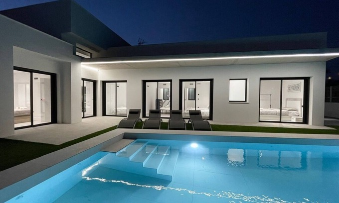 Molina de Segura Villa | Villa/Private Pool/5 Bedrooms/4 Baths