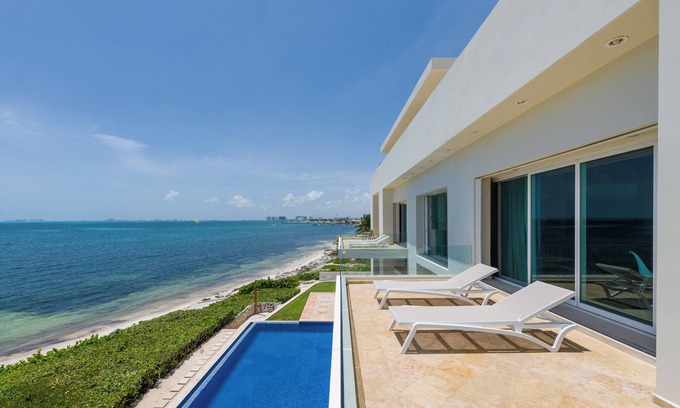 Puerto Juarez Villa | Villa Punta Sam Cancun Beachfront Luxury