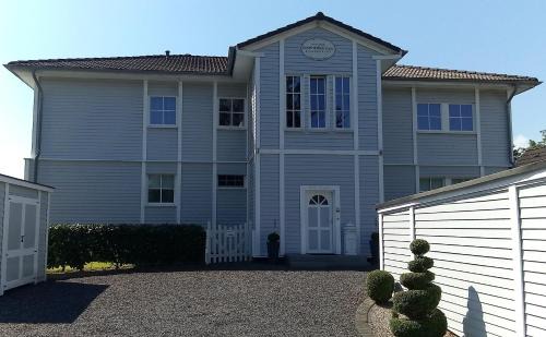 Korbecke House | Villa Regina