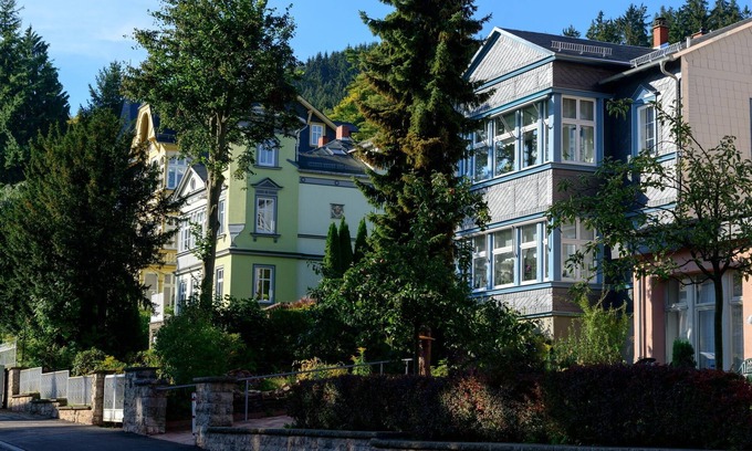 Friedrichroda Apartment | Villa Regina "Waldblick" - quiet vacation apartment with a view of the forest