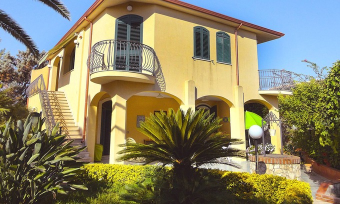 San Lorenzo Villa | Villa Rosanna, independent, 200 square meters a few steps from the sea - 3 km from Marzamemi