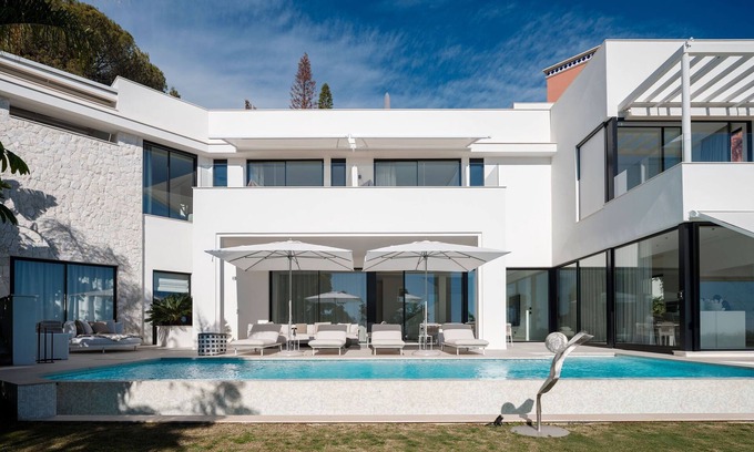Marbella Villa | Villa Royale - Modern Luxury 5 bedroom Villa in Rio Real