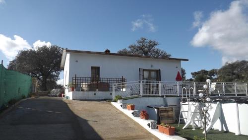 El Castillo de las Guardas House | Villa Saudade, casa entre encinas