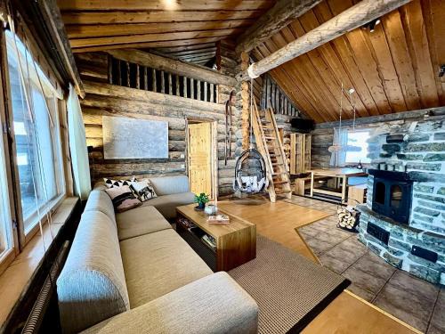 Rukatunturi Villa | Villa Saarua by the Slopes Ski in, Family & Bike Park, hike trails, National Park, WiFi - Lapland Villas