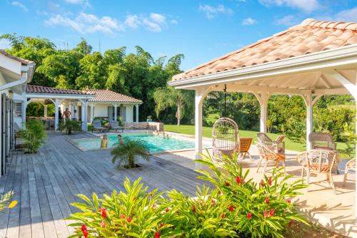 Petit-Bourg Villa | Villa Saint Jean - Habitation Saint Charles
