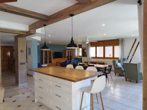 Jaca House | Villa San Lure Jaca