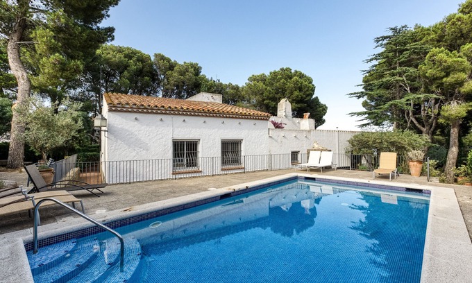 Llanca Villa | Villa 'Sant Genís' with sea views, private pool and Wi-Fi