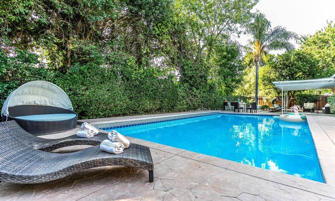 Woodland Hills House | Villa Sausalito - Newly Designed 4BR House w/POOL by Topanga