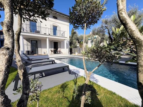 Riva del Garda Apartment | Villa Sembenini Suite with Balcony or terrace