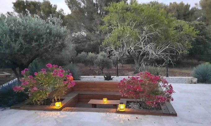 Cornillon-Confoux House | Villa sleeps 6 with swimming pool in the heart of Provence