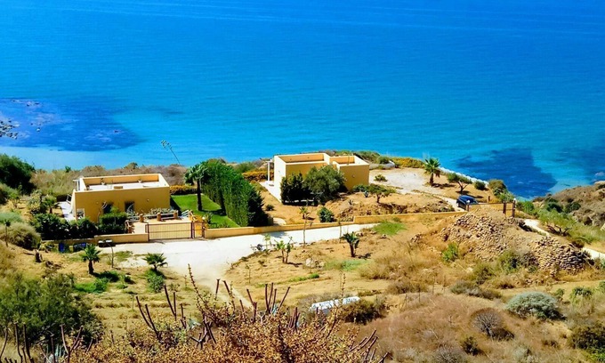 Pergole Villa | Villa Sonia with private access to the sea