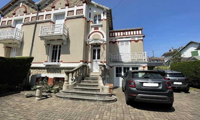 Cabourg House | Villa spacieuse à Cabourg, 200m plage, jardin, 5 chambres, parking, ménage inclus - FR-1-487-359