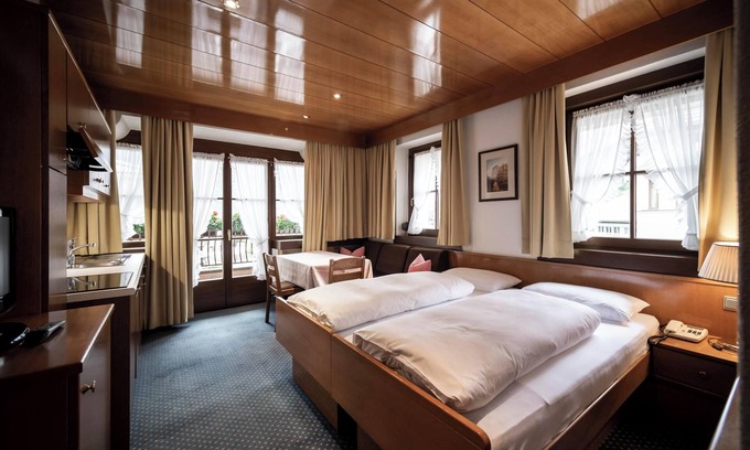 Ortisei Apartment | "Villa Stella Apartment N 60" near the ski lifts with Wi-Fi, balcony and garden