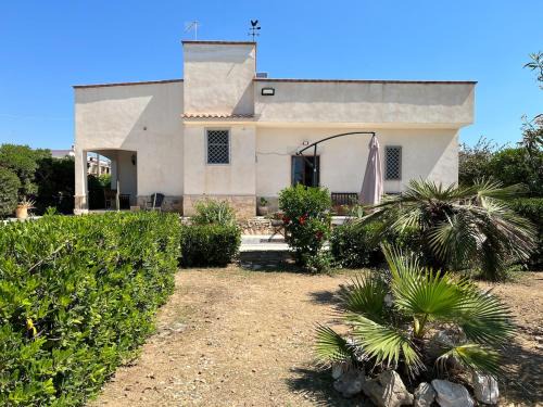 Marina di Lizzano Villa | Villa sul mare con parcheggio privato - BuganVilla