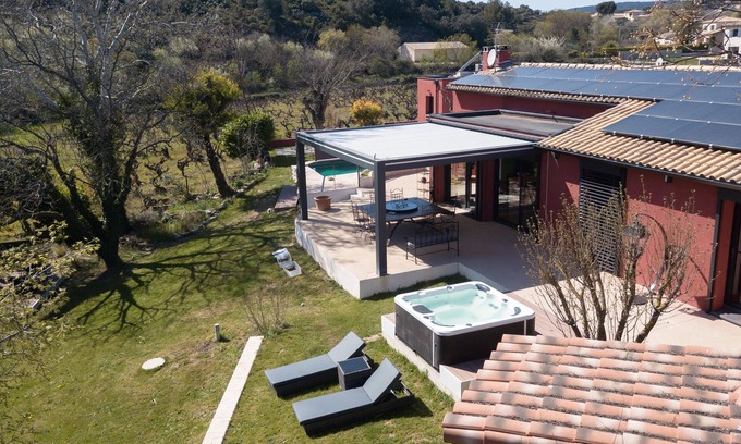 Tavel House | Villa Tavellis