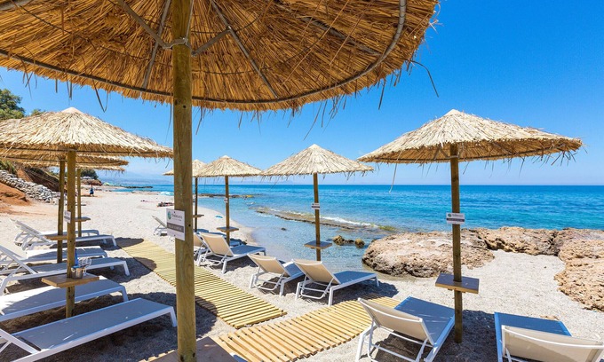 Pigianos Kampos Villa | Villa Thoi, Exclusive Villa with Private Beach Facilities