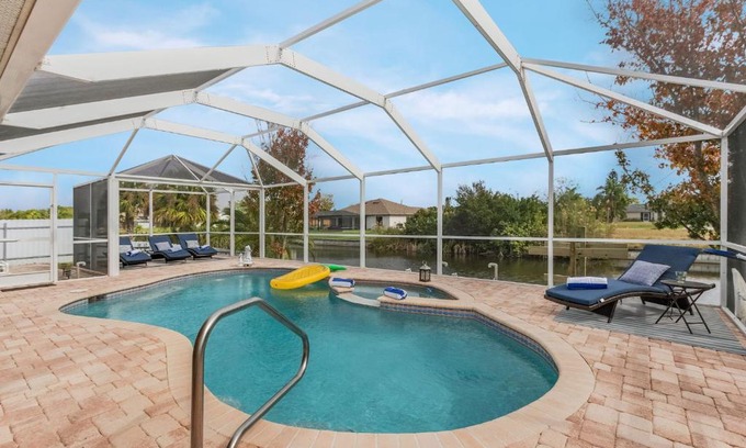 Trafalgar House | Villa Three Sisters - Roelens Vacations